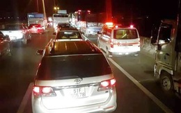 Tai nạn liên hoàn, cao tốc TP.HCM - Trung Lương ùn tắc 10 km