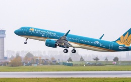 Máy bay Vietnam Airlines phải dừng cất cánh khẩn cấp vì khách nam bất ngờ bật lửa đốt khăn giấy trên máy bay