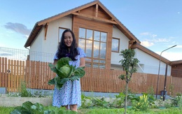 Khu vườn ngát hương hoa, tươi xanh màu rau củ của nữ giám đốc Việt ở Nga