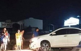 Hà Nội: 2 cô gái trẻ nguy kịch sau khi liên tiếp bị 2 ô tô tông trúng rồi kéo lê hàng trăm mét