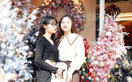 Hà Nội: Phố Hàng Mã lung linh sắc màu trước thềm Giáng sinh