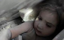 Bé gái 3 tuổi sống sót kỳ diệu sau 91 giờ bị chôn vùi vì động đất