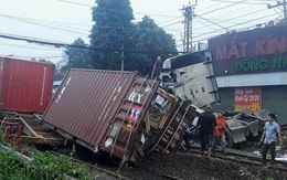 Tàu hàng tông đứt lìa xe đầu kéo