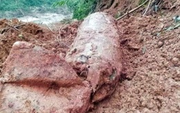 Quảng Bình cấm đường trong 8 ngày để xử lý quả bom phát hiện sau mưa lũ