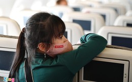 Không đeo khẩu trang khi đi máy bay bị phạt tới 3 triệu đồng