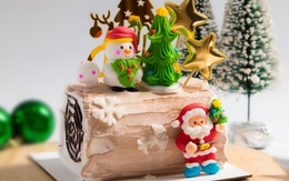 Chưa bao giờ bánh Noel lại nhiều loại như năm nay, có loại giá chỉ 12k/chiếc, "độc" nhất là bánh quả cầu tuyết