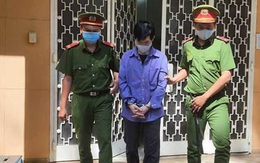 Gã xe ôm đưa bé gái vào công viên dở trò đồi bại