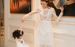 Người mẫu Hồng Quế đưa con gái đi show Hà Duy