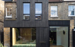 Ngôi nhà ốp gỗ màu đen đẹp cổ kính