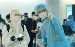 Số người cùng chuyến bay ra Hà Nội với 2 cô gái mắc COVID-19 tăng từng giờ sau xác minh, đã có kết quả xét nghiệm 73 người