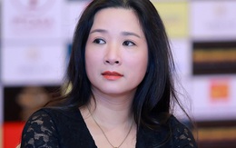 Tuổi 51 không chỉ trẻ đẹp mà còn hào phóng về tiền bạc của Thanh Thanh Hiền - nữ nghệ sĩ vừa tuyên bố chia tay chồng trẻ vì lý do phản bội