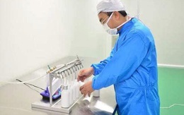 Dược sĩ chung tay tặng miễn phí 50.000 chai nước rửa tay khô cho người dân phòng dịch virus corona