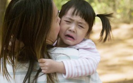 Đau đớn vì nhà chồng cũ nói xấu, muốn con xa lánh mẹ