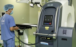 Bệnh viện Việt Đức có máy chụp di chuyển được trong mổ, lượng tia thấp