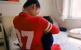 Bé trai 12 tuổi vẫn bú mẹ 4 lần/ngày, đi ngủ đòi sờ ngực mẹ mới ngủ được