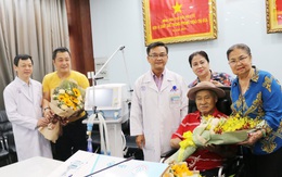 Gia đình NSND Lý Huỳnh tặng BV Chợ Rẫy máy thở phòng chống COVID-19