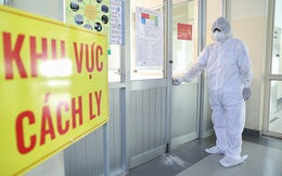 Nam thanh niên đưa mẹ đi khám ở BV Bạch Mai nhận kết quả âm tính với virus gây COVID-19
