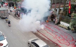 Bắt một đối tượng vụ đốt bánh pháo dài 50m trong đám cưới ở Hà Nội