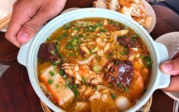 Bánh canh cua ăn nguyên nồi ở TP.HCM