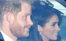 Meghan Markle tươi cười, rạng rỡ khi đến gặp Nữ hoàng Anh