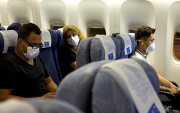 Cách để an toàn khi đi máy bay giữa mùa dịch COVID-19