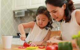 Gợi ý 9 hoạt động chống chán cho các bé  – trò số 6 và 8 cực dễ chơi lại giúp kích thích óc sáng tạo của con