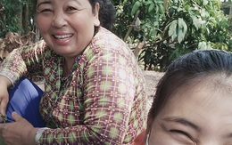 Nữ sinh mồ côi cha lăn lộn kiếm tiền từ năm 11 tuổi, rơi nước mắt khi trường giảm học phí