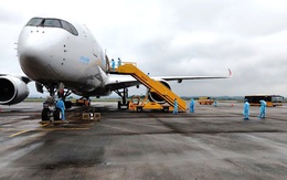 Chuyến bay đặc biệt chở hơn 300 chuyên gia Công ty Samsung Việt Nam được đón như thế nào?