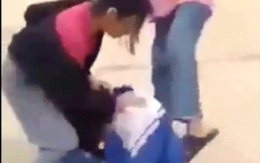 Nghệ An: Xôn xao clip 2 thiếu nữ đánh một nữ sinh trên đường