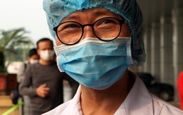 Bác sĩ đầu tiên ở Việt Nam bị lây COVID-19 từ bệnh nhân được điều trị thế nào?