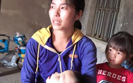 Đôi vợ chồng nghèo ở Hà Tĩnh cầu xin sự sống cho con trai bị não úng thủy