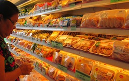 20 ngàn đồng/kg, gà nhập khẩu rẻ như rau