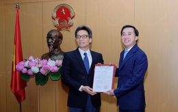 Phó Thủ tướng Vũ Đức Đam trao Quyết định bổ nhiệm GS. TS Trần Văn Thuấn làm Thứ trưởng Bộ Y tế