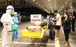 343 người Việt từ Mỹ về đến sân bay Vân Đồn