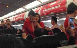 Máy bay sắp cất cánh, nữ hành khách ném điện thoại thẳng mặt tiếp viên trưởng vì lời nhắc nhở