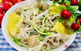 Canh chua thịt bò nấu dứa thơm ngon khó cưỡng mùa hè