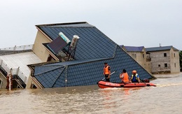 Lũ lụt tang thương ở Trung Quốc: 141 gười chết, di sản cầu cổ 800 năm tuổi bị phá hủy