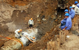Lần thứ 2 trong tháng 7, đường ống nước sạch sông Đà gặp sự cố