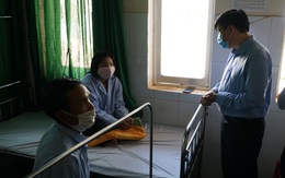 Quyền Bộ trưởng Bộ Y tế thăm bệnh nhân bạch hầu ở Tây Nguyên