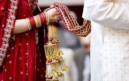 Vợ bị bắt sau khi chồng tự tử vì thiếu sex