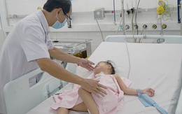 Ngoạn mục cứu sống bé 3 gái tuổi bị viêm cơ tim bằng kỹ thuật ECMO