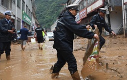 10 nghìn người dân Trung Quốc sống trong biển bùn sau một tuần mưa lũ tồi tệ