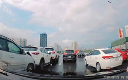 Hà Nội: Hàng loạt vụ va chạm xảy ra dưới cơn mưa lớn, giao thông qua cầu Thanh Trì tê liệt cả 2 hướng