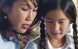 Cha mẹ châu Á chi tiền, ép con đua thành tích