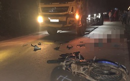 2 thanh niên đi xe máy tử vong sau khi đâm trực diện với xe tải trên QL6