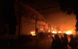 Hiện trường vụ cháy trong Khu công nghiệp Tân Tạo
