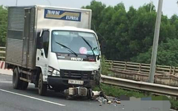 Hà Nội: Người đàn ông tử vong thương tâm sau cú đâm trực diện xe tải trên Đại lộ Thăng Long