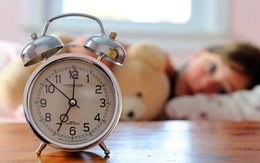 Cách rất hay để cha mẹ giúp con dậy sớm vui vẻ đến trường
