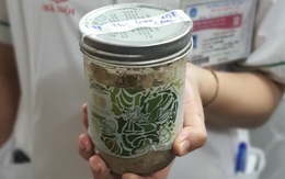 Tìm mua "thuốc mồ côi" hơn 180 triệu để cứu 2 vợ chồng bị liệt vì ăn pate Minh Chay