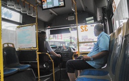 Xe buýt vắng tanh vẫn từ chối phục vụ nếu khách không đeo khẩu trang